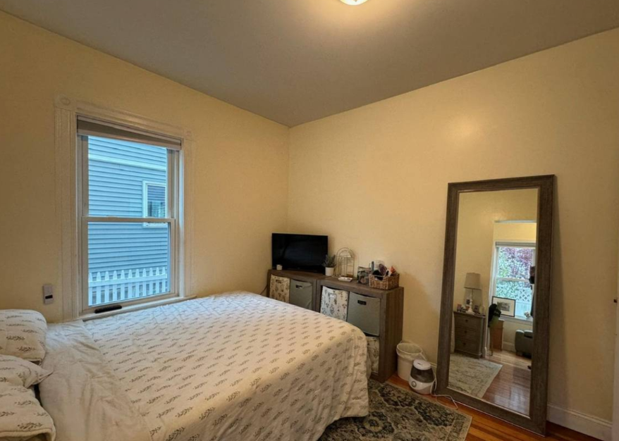 31 Belknap St, West Somerville