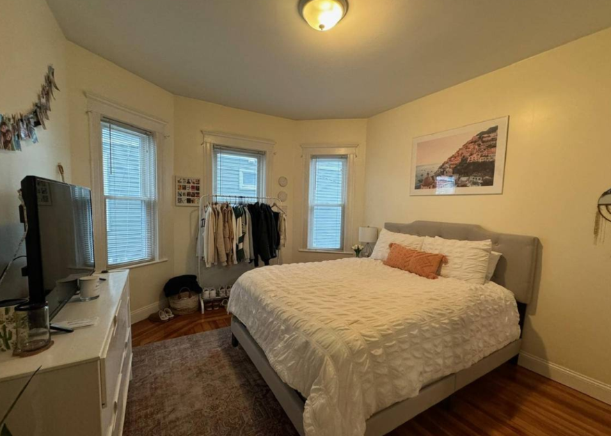 31 Belknap St, West Somerville