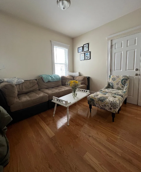 31 Belknap St, West Somerville