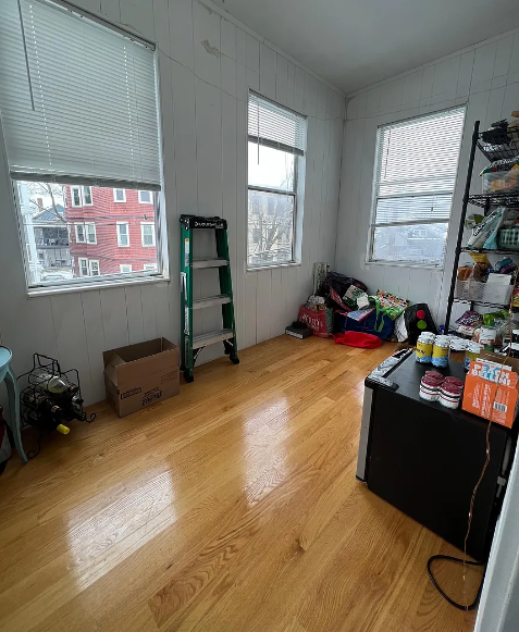 31 Belknap St, West Somerville