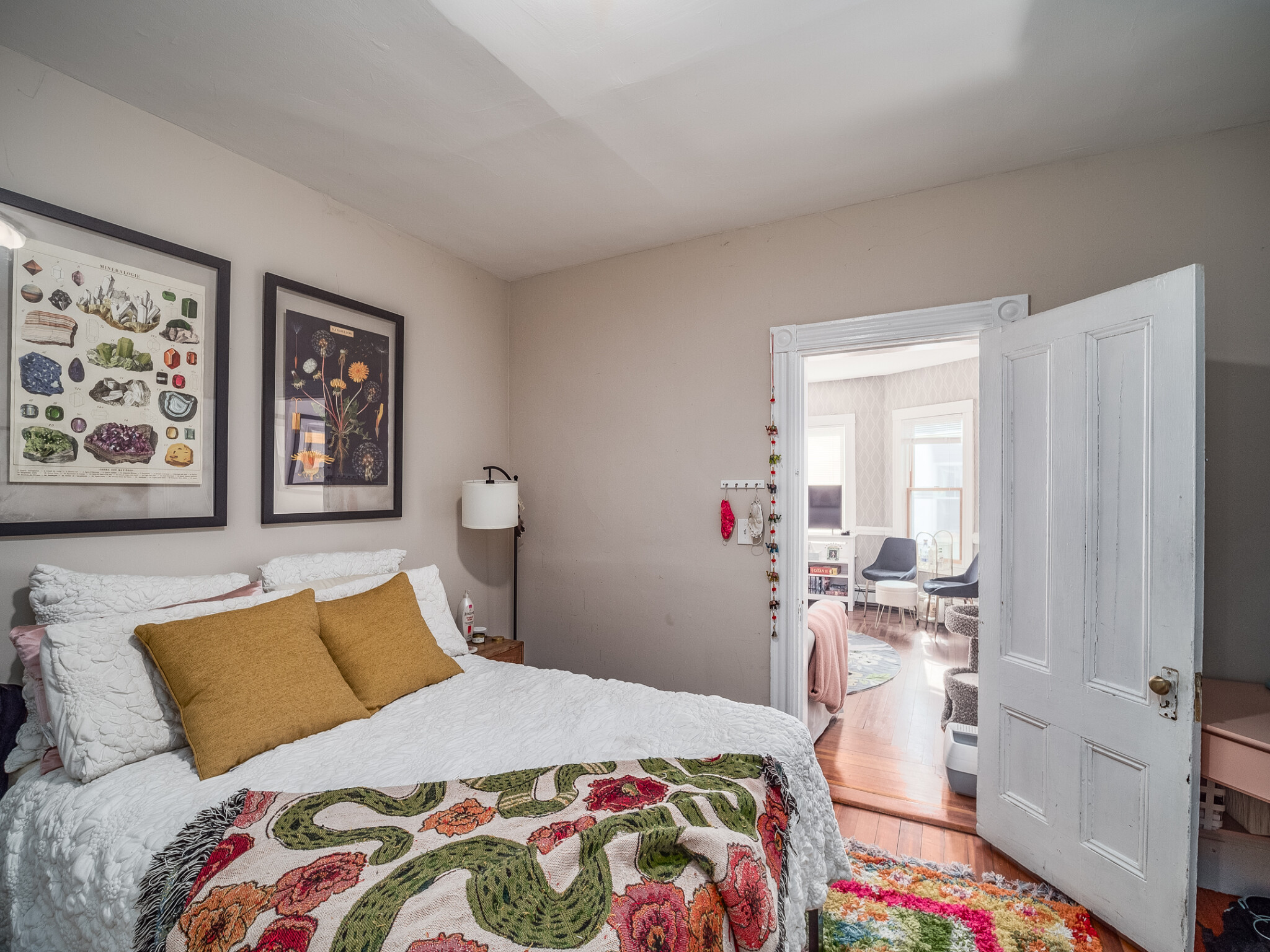 318 Beacon St, Ward Two