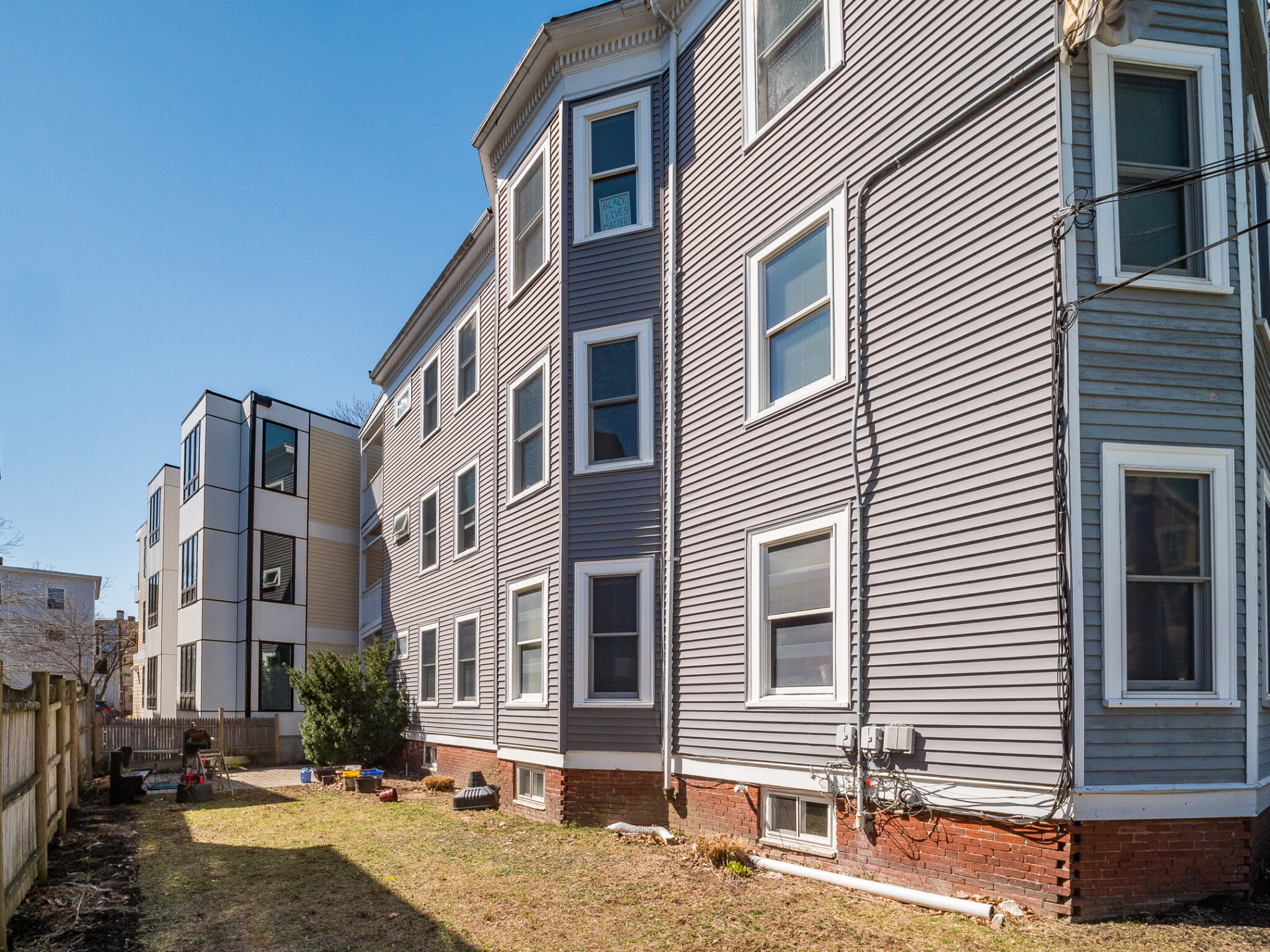 318 Beacon St, Ward Two