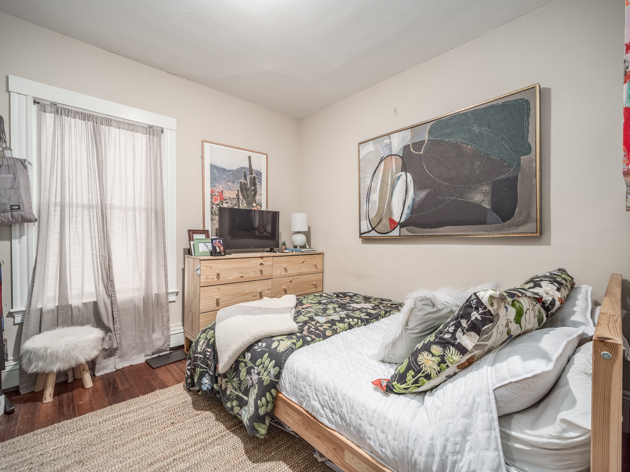 318 Beacon St, Ward Two