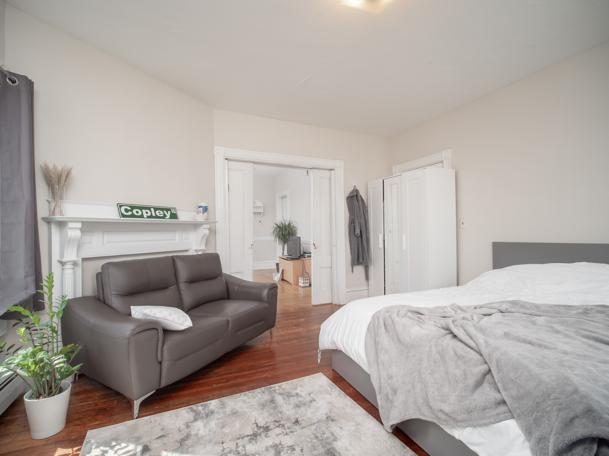 318 Beacon St, Ward Two