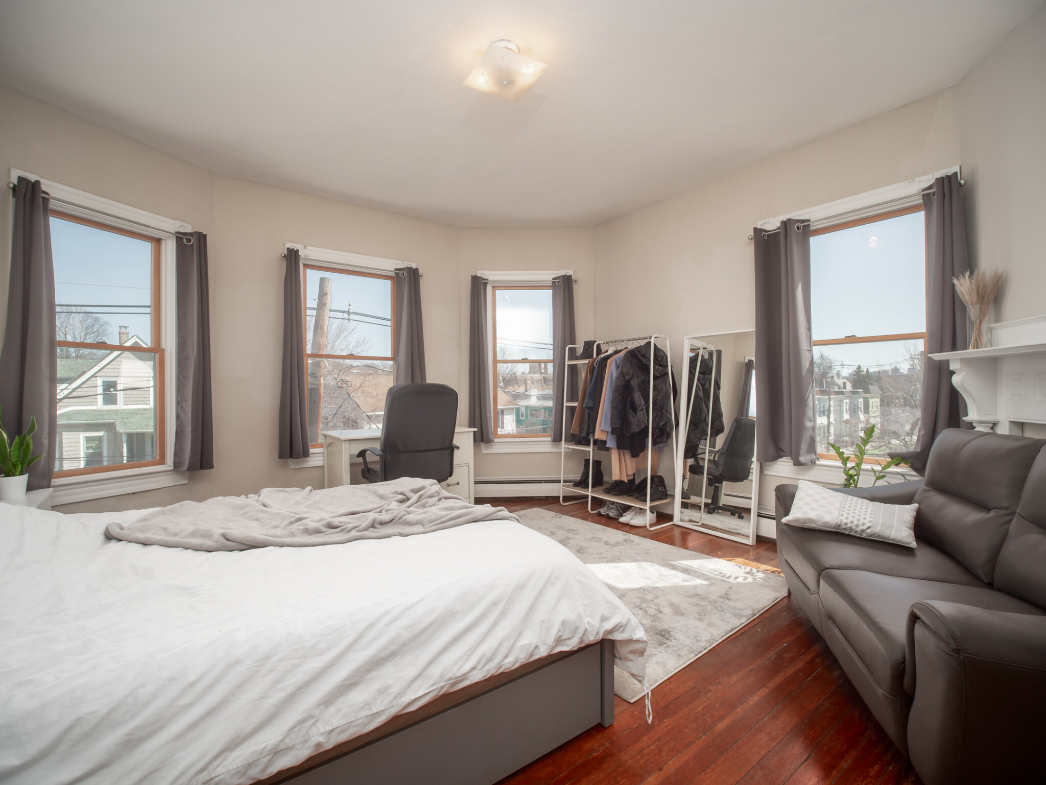 318 Beacon St, Ward Two