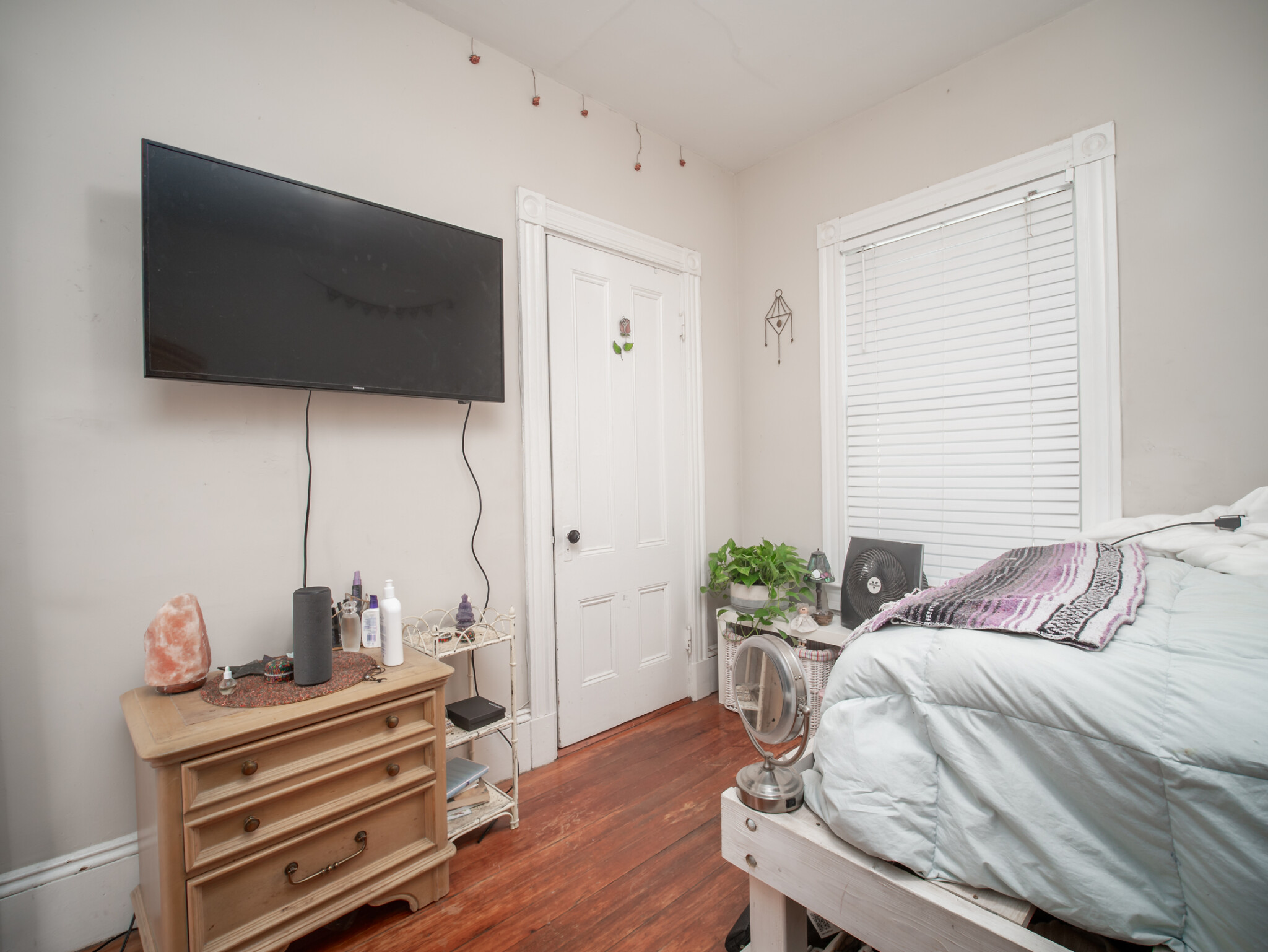 318 Beacon St, Ward Two