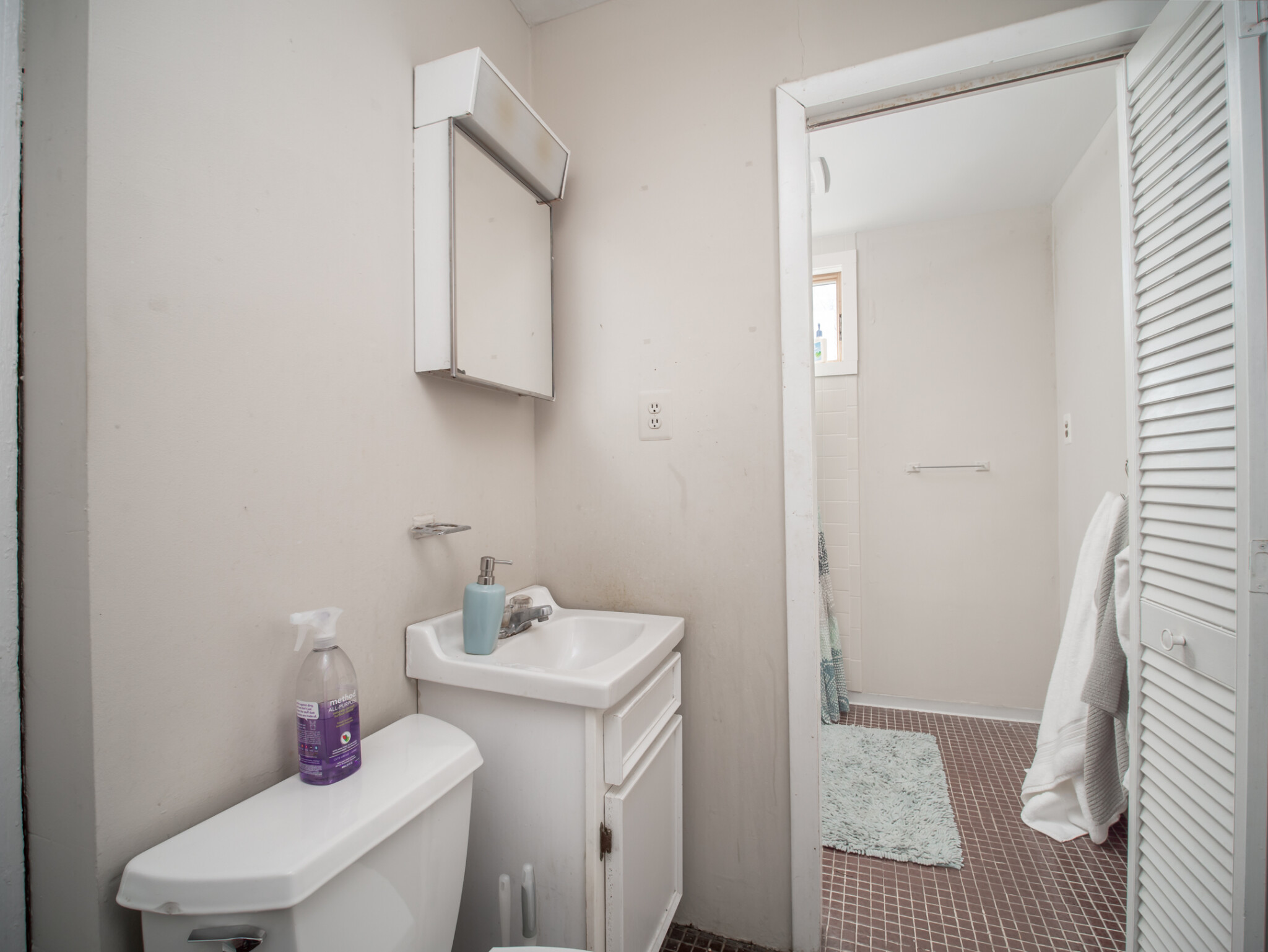 318 Beacon St, Ward Two