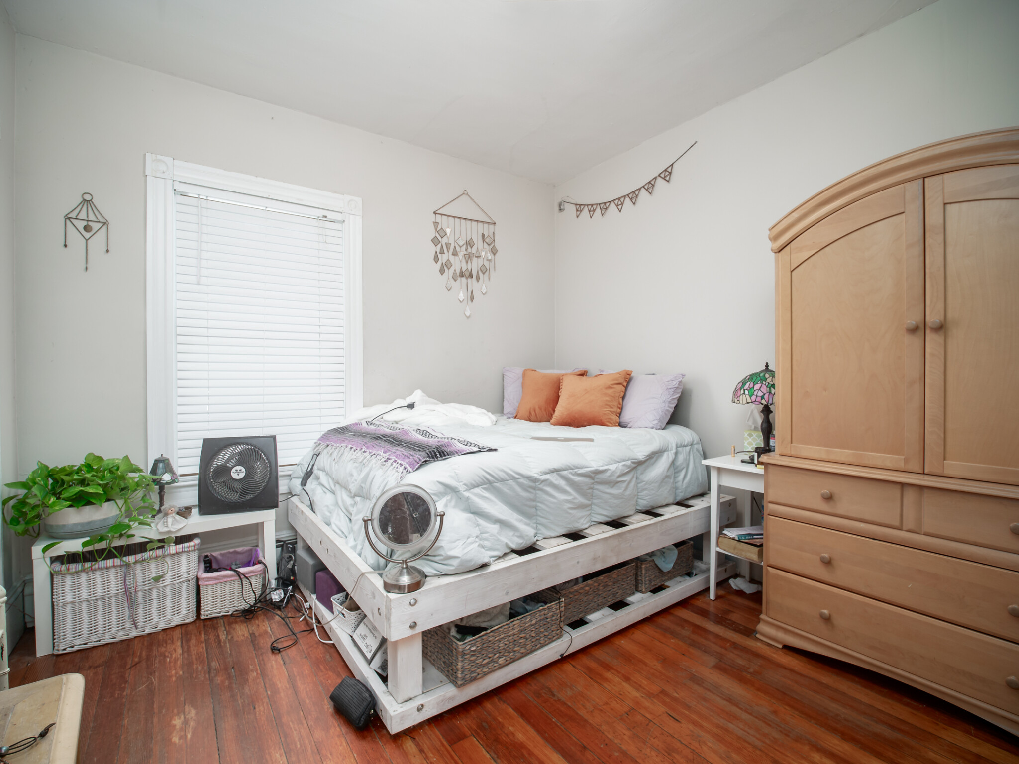 318 Beacon St, Ward Two