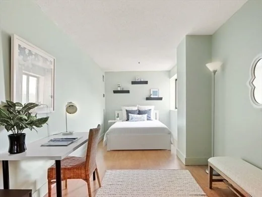 15 N Beacon St, Allston