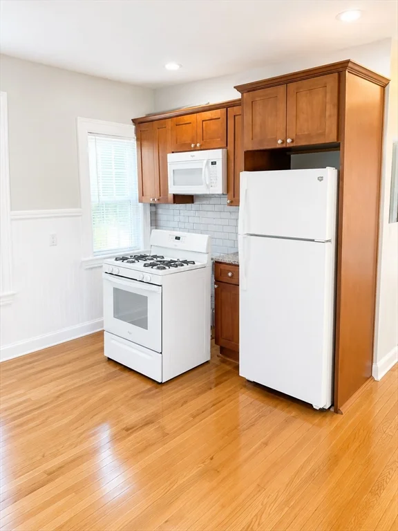 832 Montello, Brockton