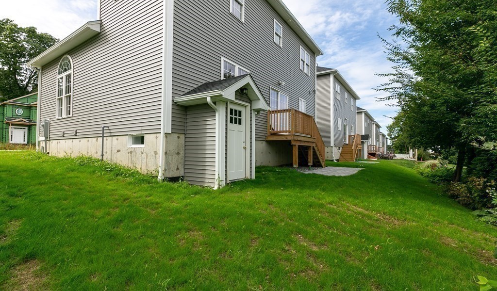 12 Kiara Dr, Worcester