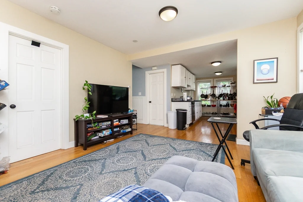 214R Harvard St, Central Square