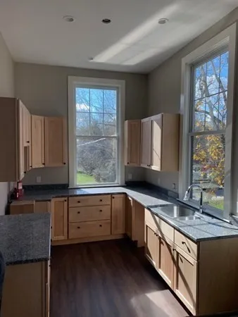 33 West Main St, Groton