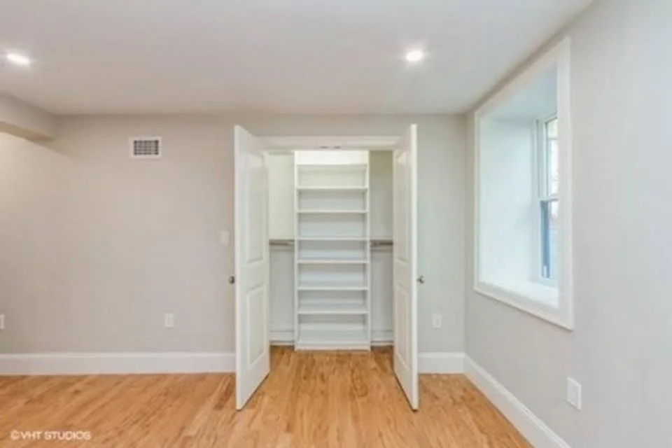 111 Hutchings St, Jamaica Plain