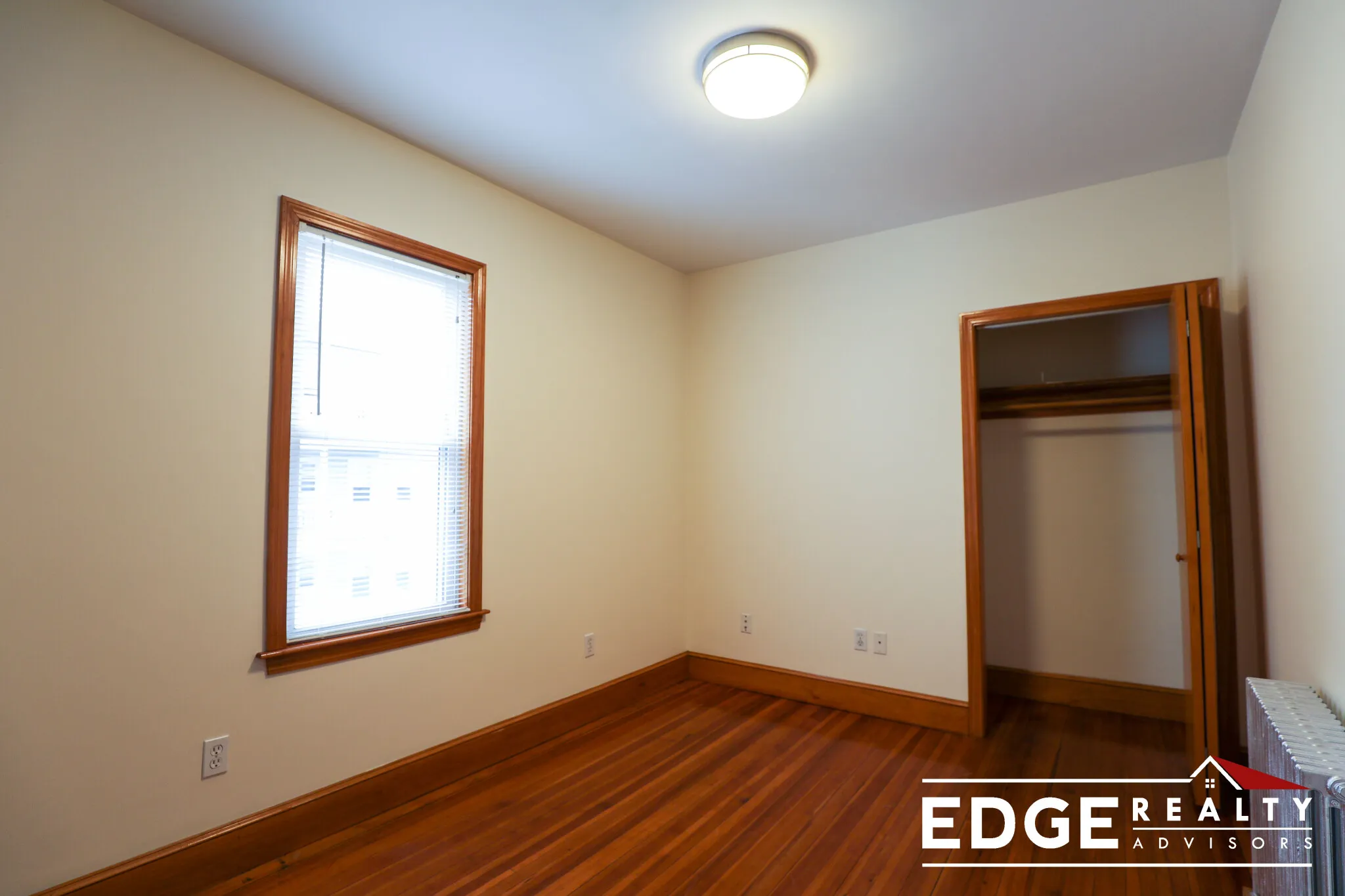 12 Montcalm Ave, Oak Square