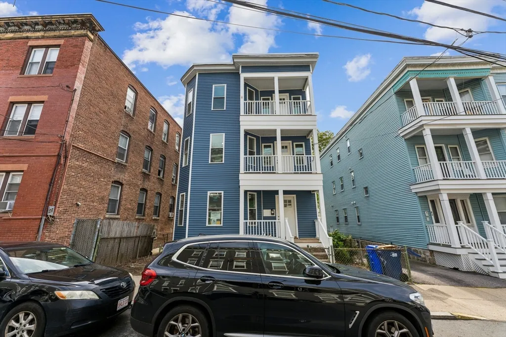 47 Brackett St, Oak Square
