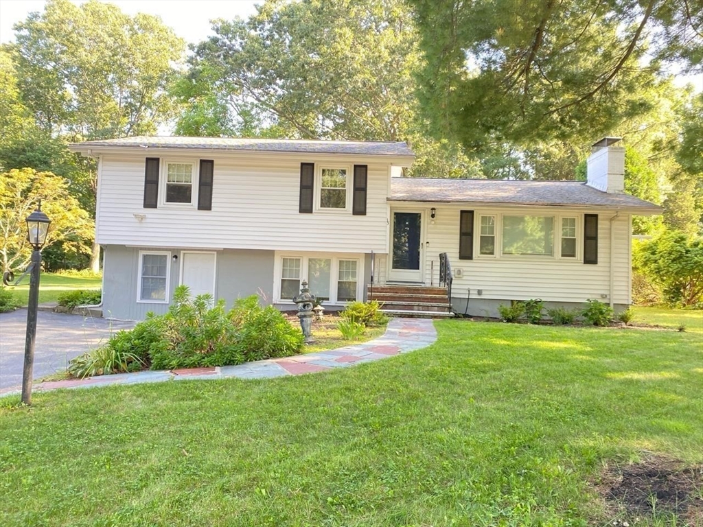 15 Winchester Dr, Lexington