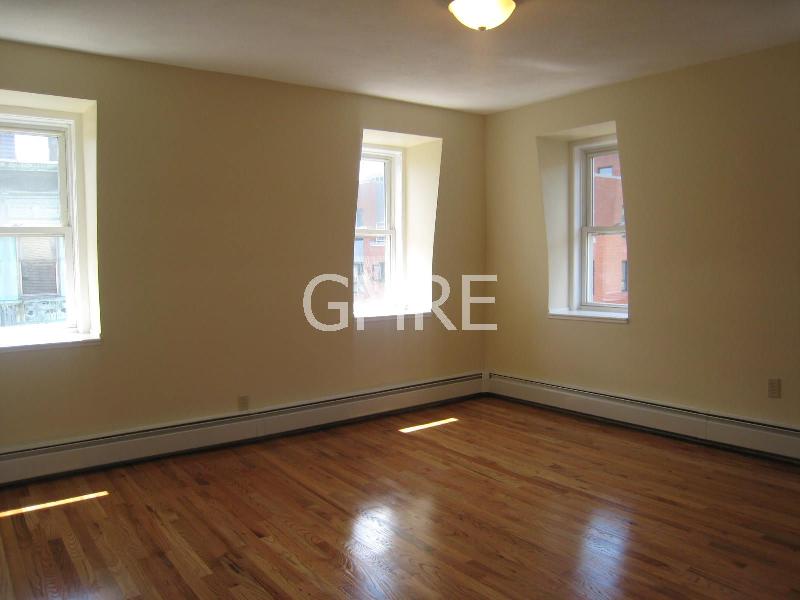 157 Endicott St, North End