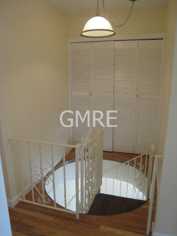 157 Endicott St, North End