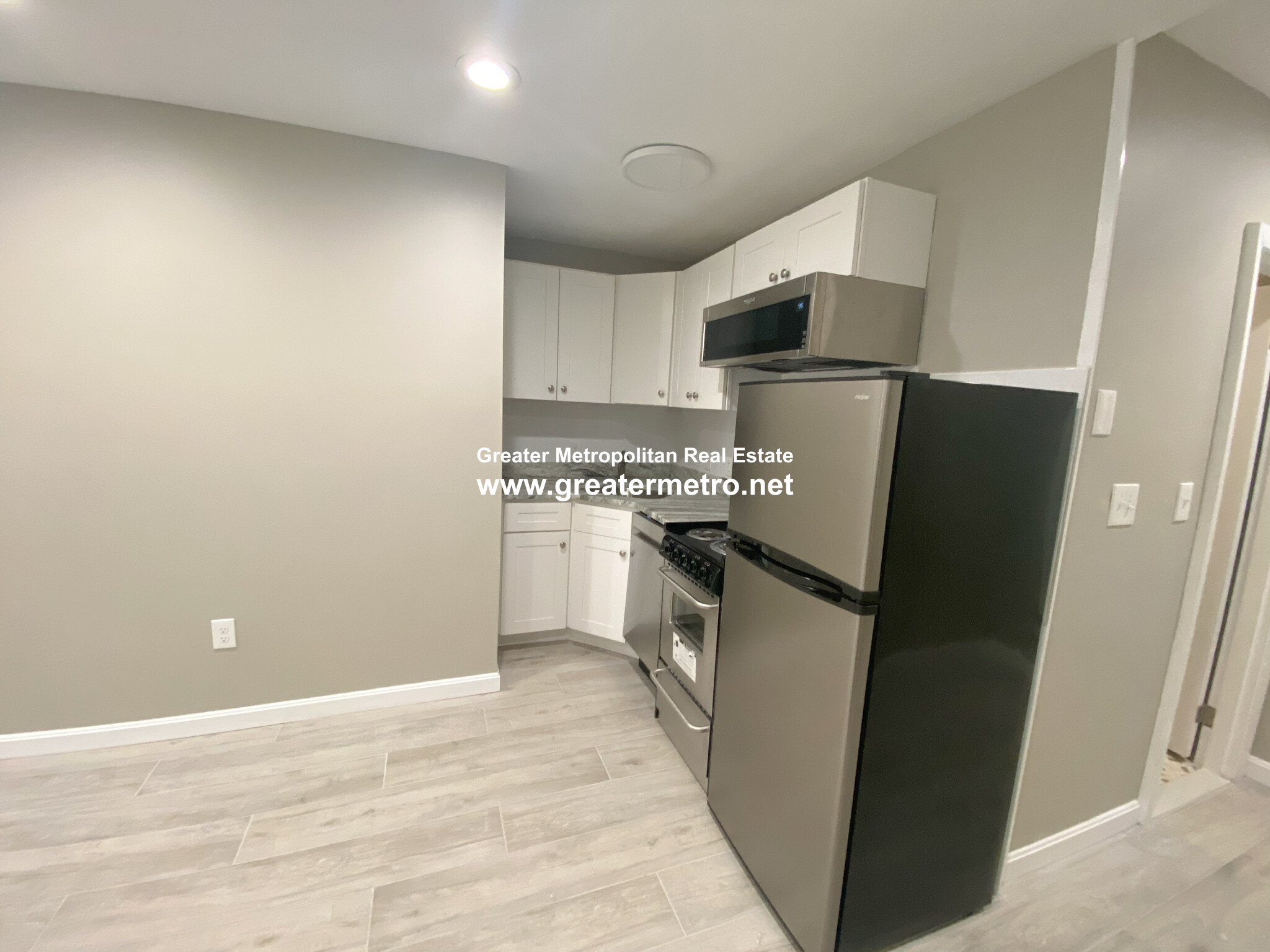 466 Commercial St, North End