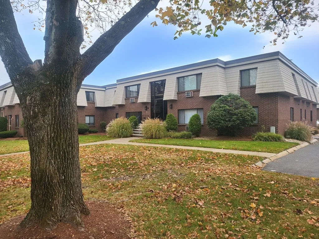 1 Hallmark Gardens, Burlington