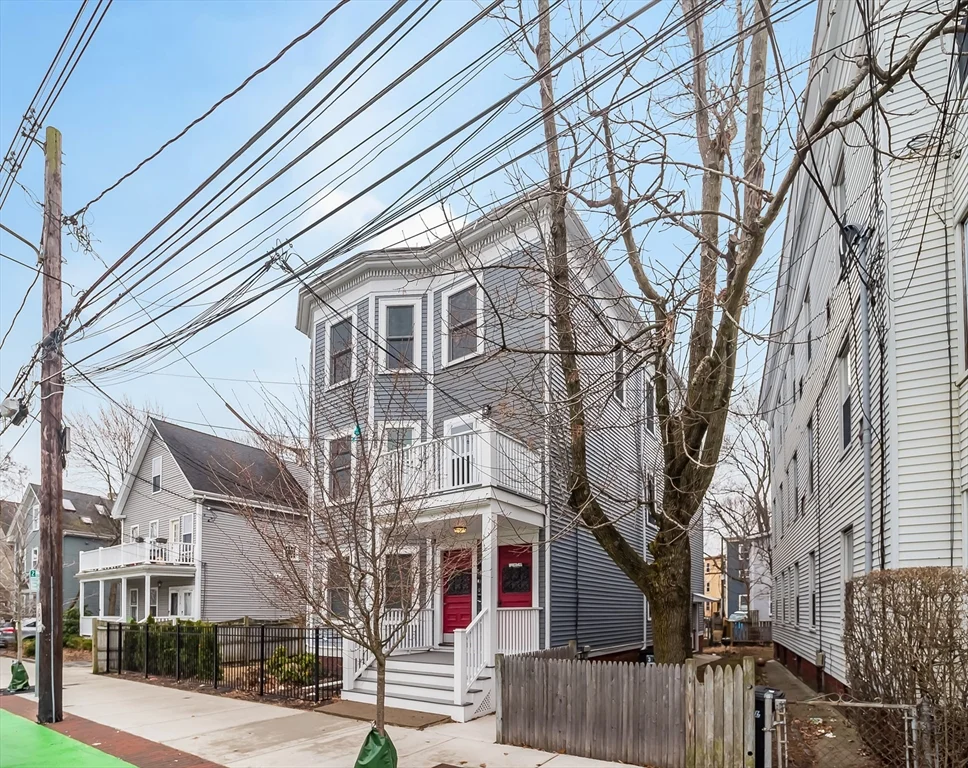 318 Beacon St, Ward Two