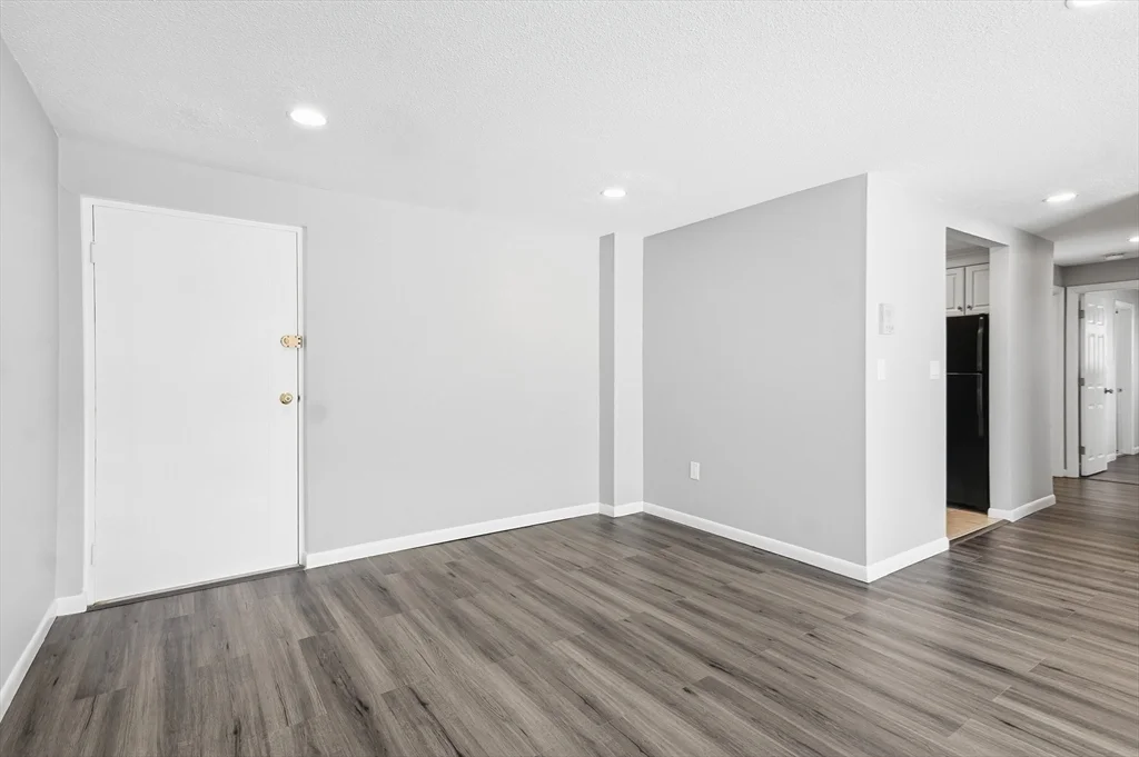 18 Fountain Ln, Weymouth