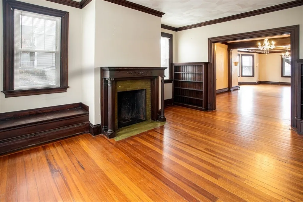 130 Underwood St, Fall River