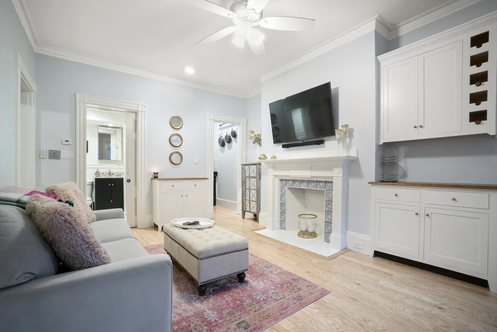 447 Marlborough St, Back Bay
