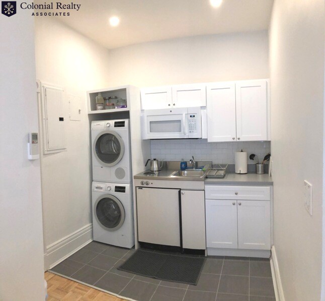 174 Newbury St, Back Bay