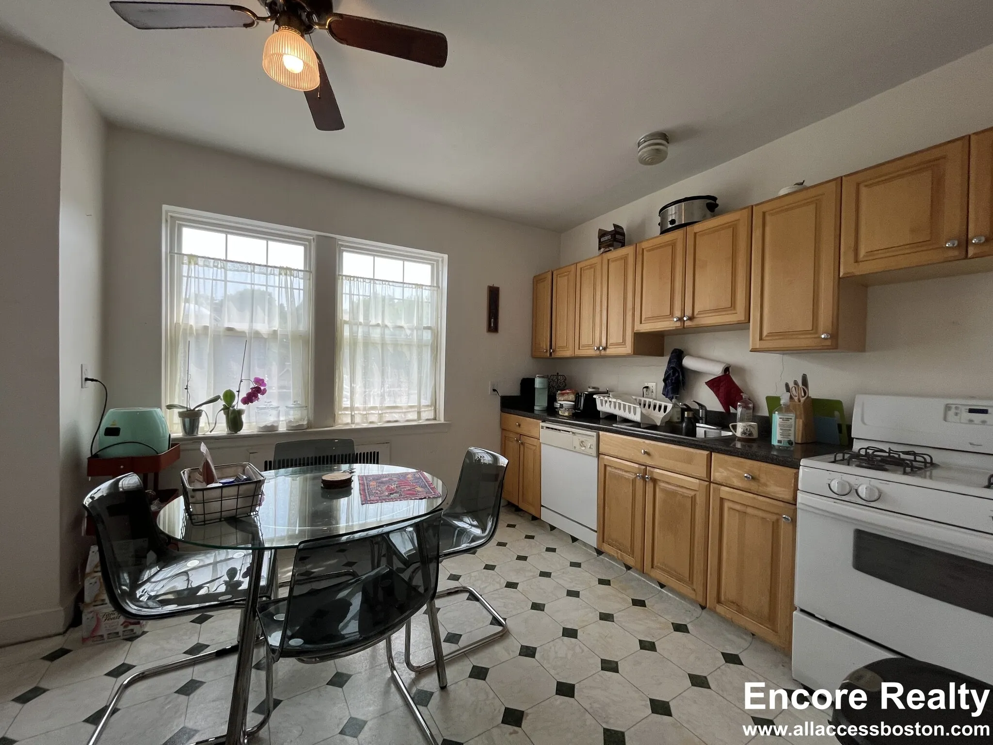 20 Fairbanks St, Brookline