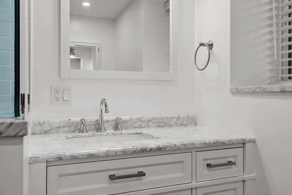 40 Atlantic Ave, Rockport