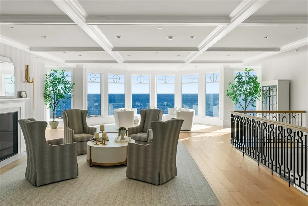 35 Littles Point Rd, Swampscott