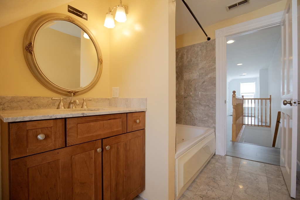 115 Taylor St, Waltham