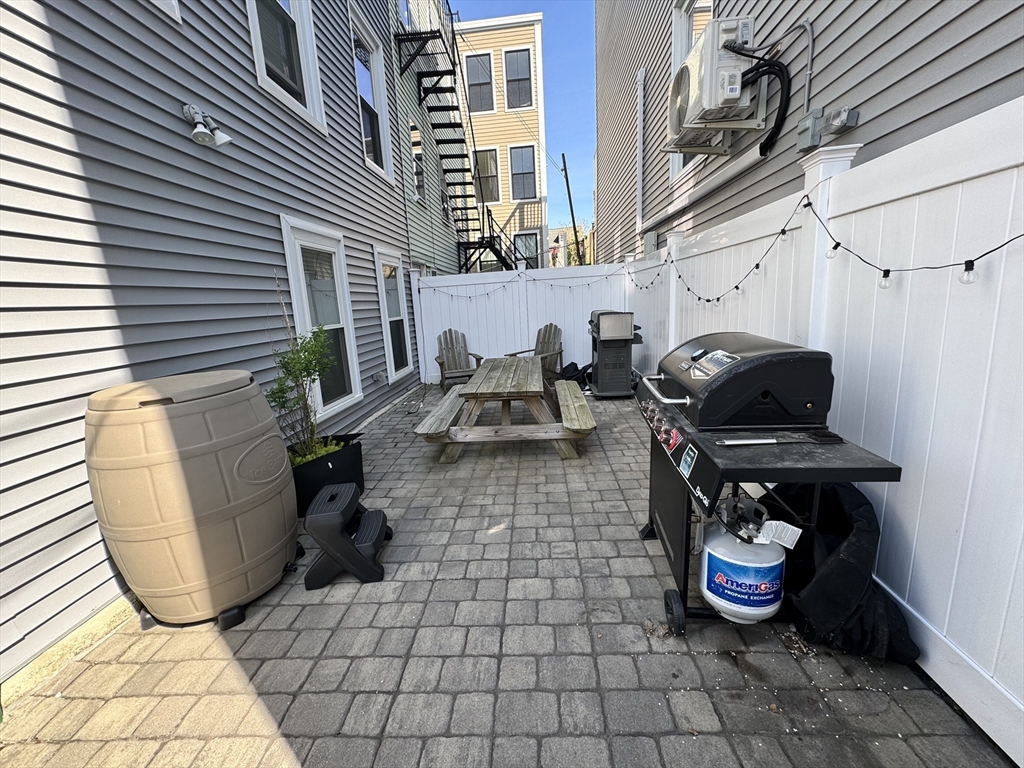 153 Everett St, East Boston