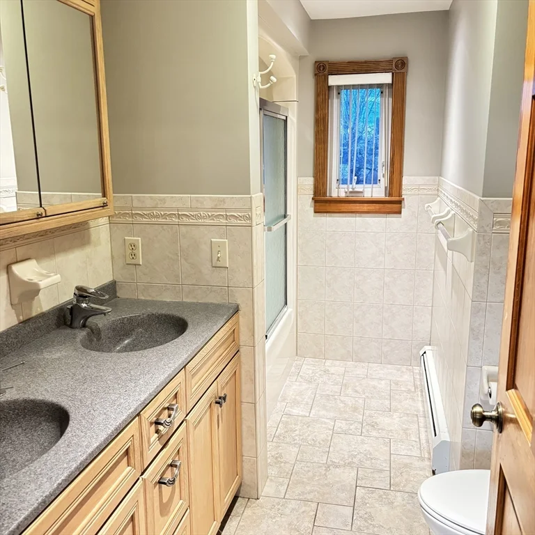 903 Prospect, Somerset