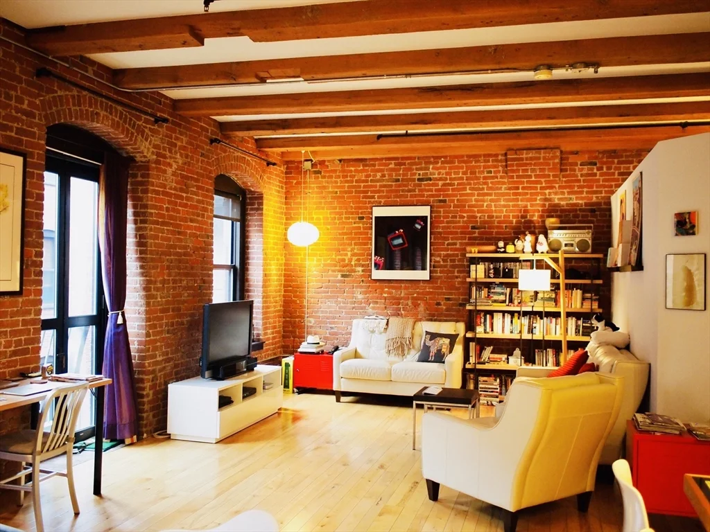 11-21 Wormwood, Seaport District