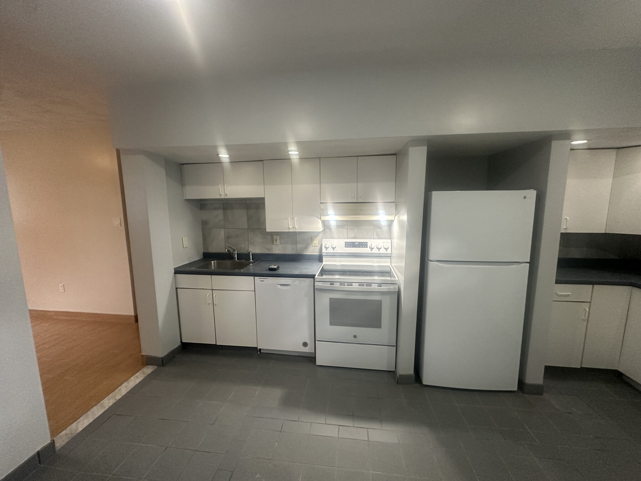 90 Albion St, Powder House Square