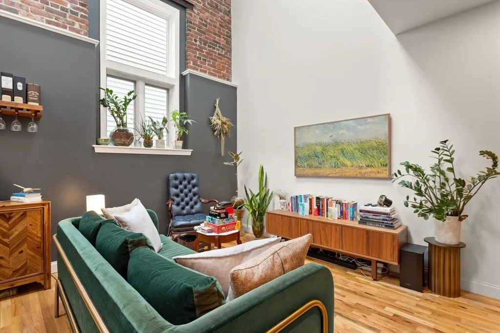 336 Saratoga St, East Boston