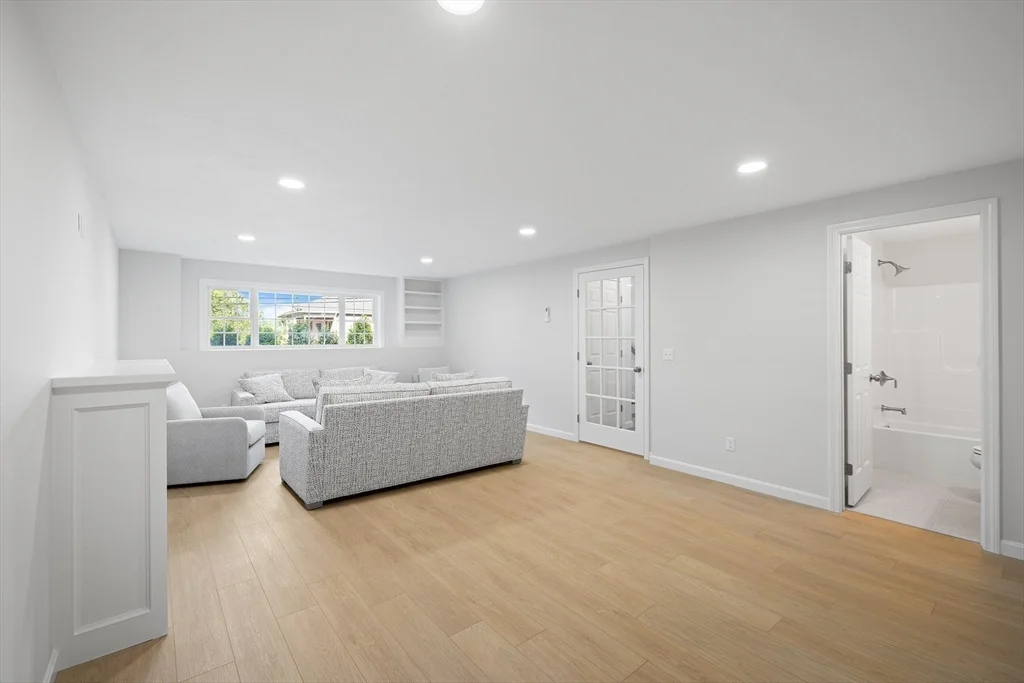 47 Brookfield Rd, North Brookfield