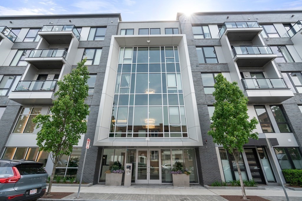 45 W 3rd St, South Boston