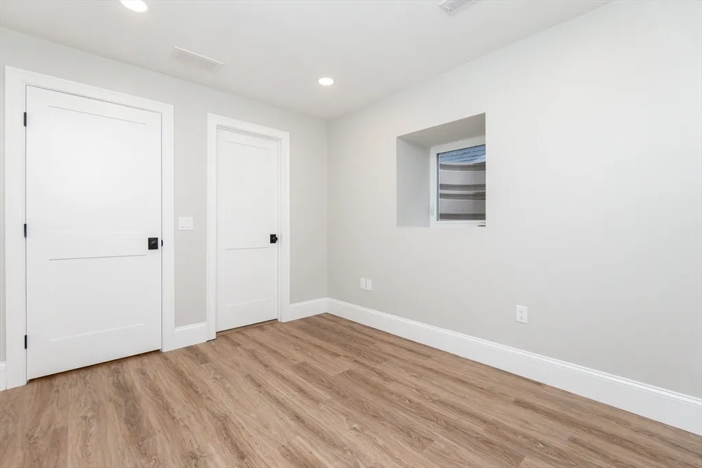 20 Sheridan Ave, Medford