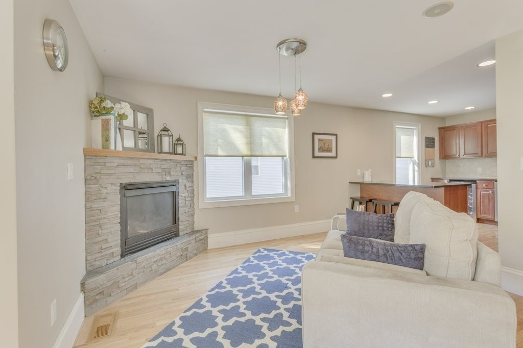 13 Downer Ct, Dorchester