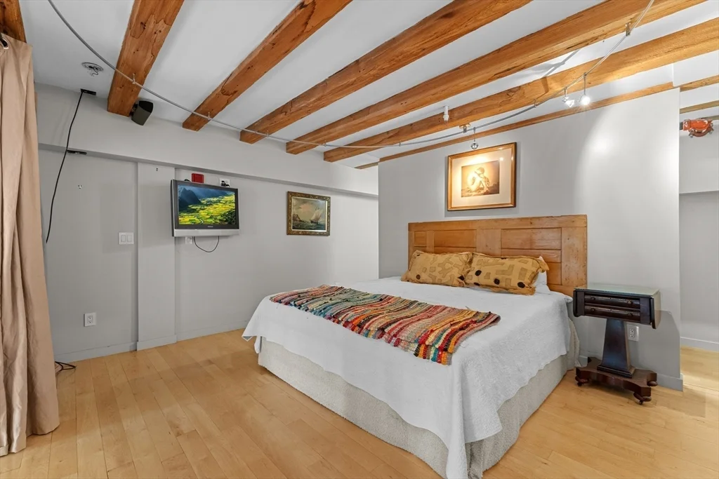 8 Newcomb, South End