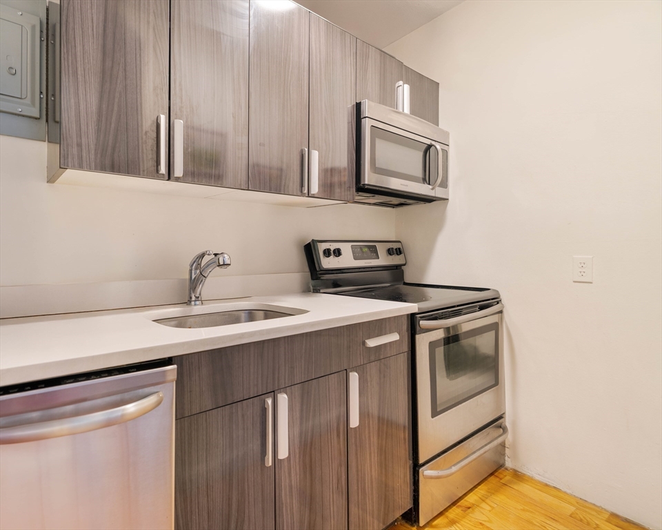 5 N Margin St, North End