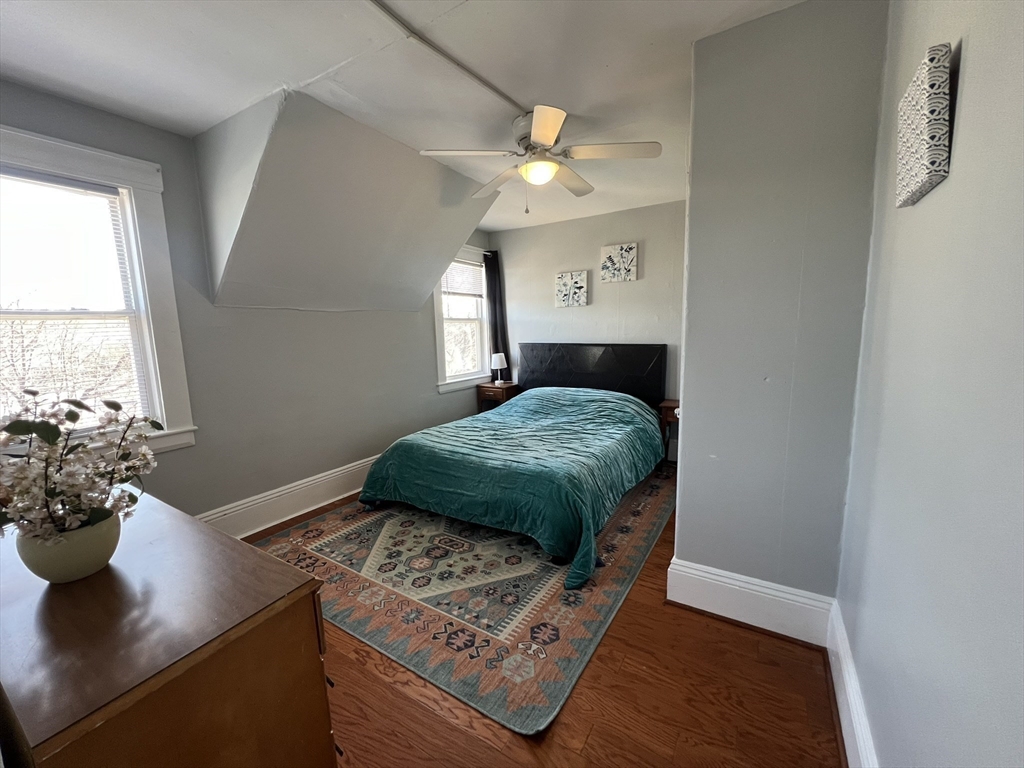 272 Front St, Manchester