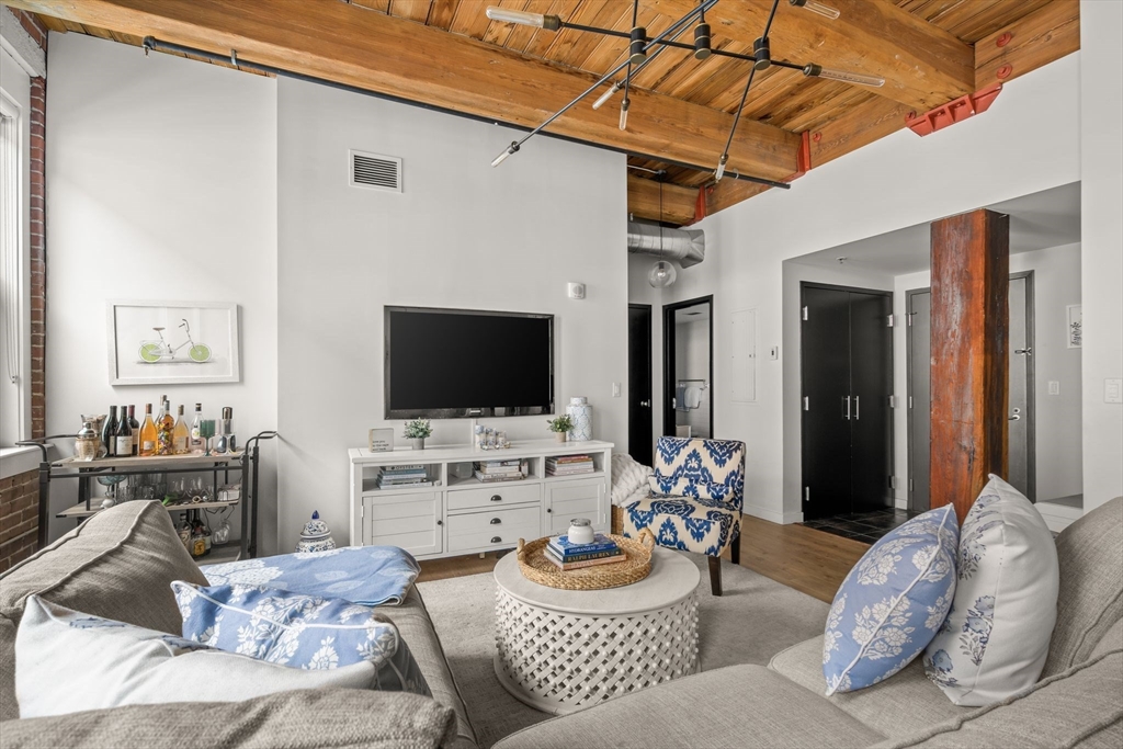 9 W Broadway, South Boston