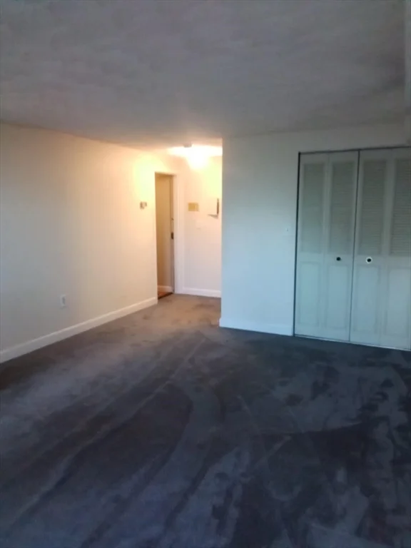 386 Commercial, North End