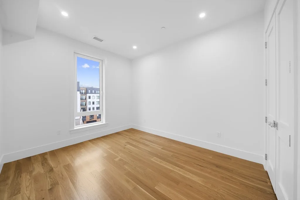 218 Old Colony Ave, South Boston