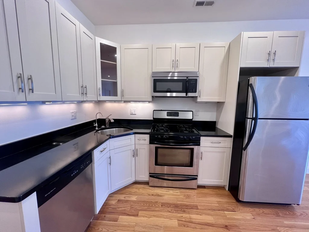 150-1/2 M St, South Boston